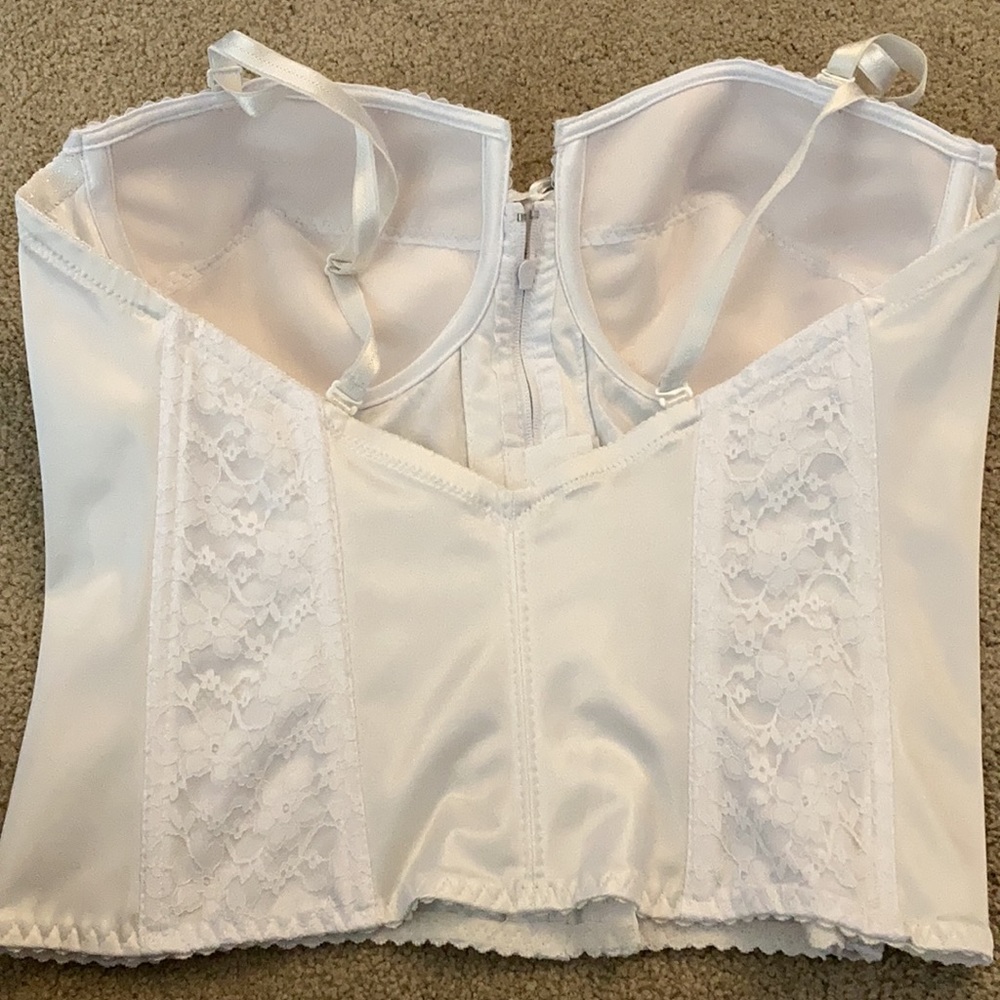 White corset - Picture 5 of 7